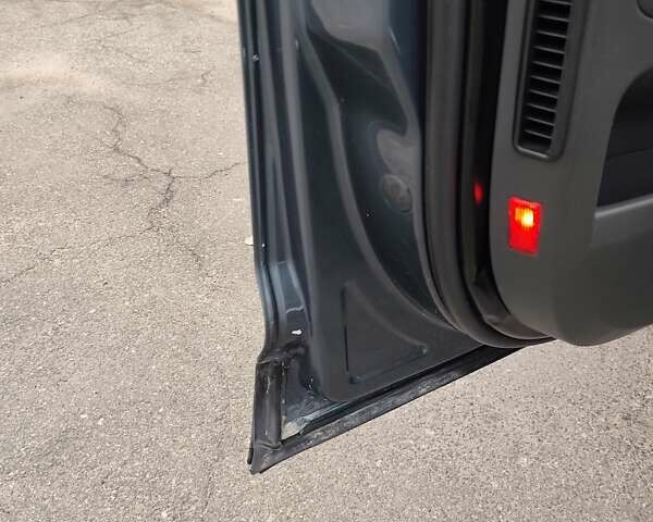 Зеленый Фольксваген Туарег, объемом двигателя 0 л и пробегом 352 тыс. км за 6900 $, фото 17 на Automoto.ua