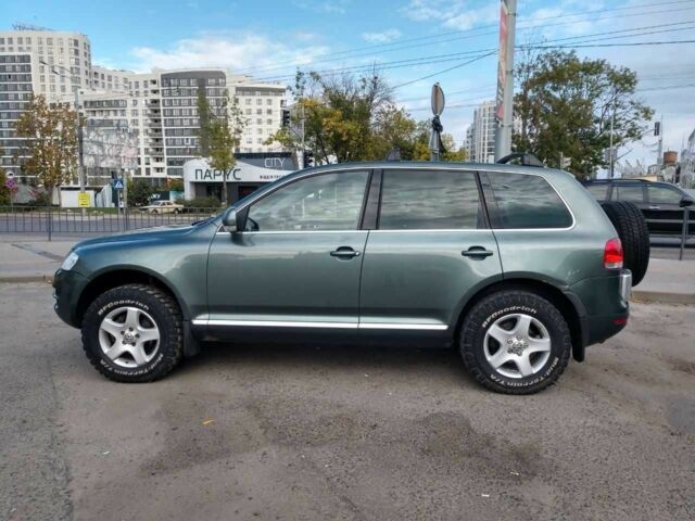 Зеленый Фольксваген Туарег, объемом двигателя 2.5 л и пробегом 316 тыс. км за 10900 $, фото 5 на Automoto.ua