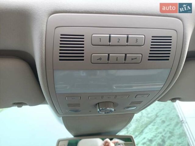 Зелений Фольксваген Туарег, об'ємом двигуна 2.97 л та пробігом 445 тис. км за 16800 $, фото 29 на Automoto.ua