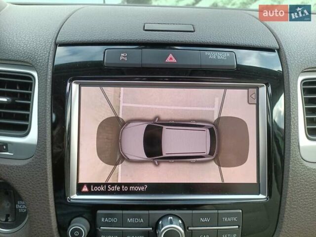 Зелений Фольксваген Туарег, об'ємом двигуна 2.97 л та пробігом 445 тис. км за 16800 $, фото 36 на Automoto.ua