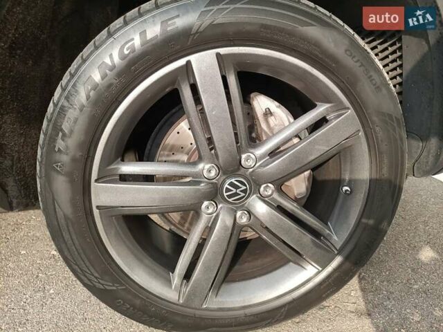 Зелений Фольксваген Туарег, об'ємом двигуна 2.97 л та пробігом 445 тис. км за 16800 $, фото 6 на Automoto.ua