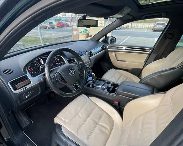 Зеленый Фольксваген Туарег, объемом двигателя 2.97 л и пробегом 279 тыс. км за 22000 $, фото 21 на Automoto.ua