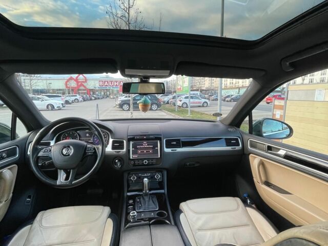 Зелений Фольксваген Туарег, об'ємом двигуна 3 л та пробігом 290 тис. км за 18865 $, фото 21 на Automoto.ua