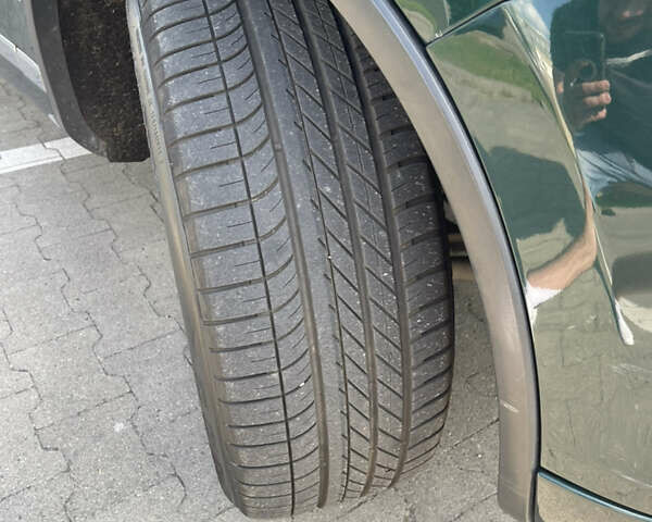 Зеленый Фольксваген Туарег, объемом двигателя 2.97 л и пробегом 279 тыс. км за 22000 $, фото 27 на Automoto.ua