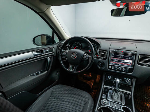 Зеленый Фольксваген Туарег, объемом двигателя 3 л и пробегом 212 тыс. км за 23465 $, фото 10 на Automoto.ua