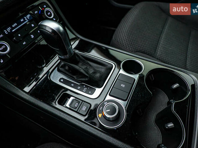 Зеленый Фольксваген Туарег, объемом двигателя 3 л и пробегом 212 тыс. км за 23465 $, фото 14 на Automoto.ua