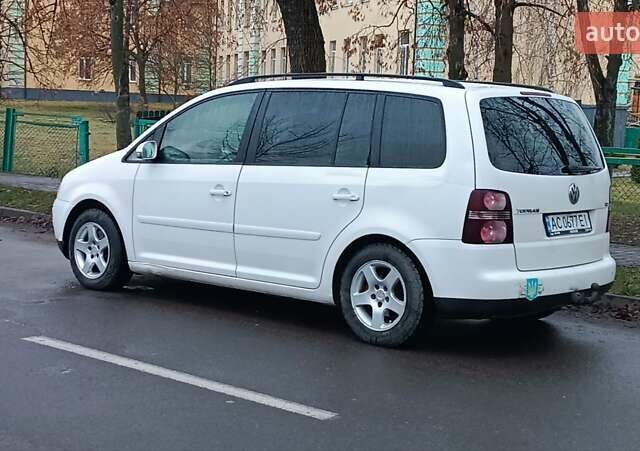 Белый Фольксваген Туран, объемом двигателя 1.9 л и пробегом 376 тыс. км за 4750 $, фото 18 на Automoto.ua