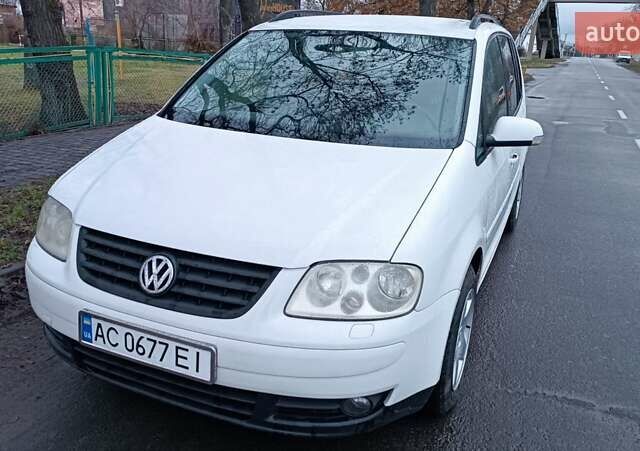 Белый Фольксваген Туран, объемом двигателя 1.9 л и пробегом 376 тыс. км за 4750 $, фото 25 на Automoto.ua