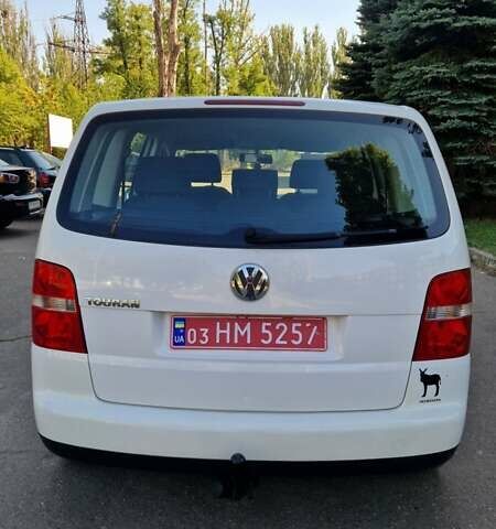 Білий Фольксваген Туран, об'ємом двигуна 1.6 л та пробігом 226 тис. км за 5700 $, фото 5 на Automoto.ua
