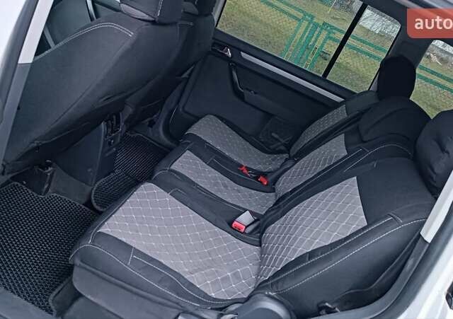 Белый Фольксваген Туран, объемом двигателя 1.9 л и пробегом 376 тыс. км за 4750 $, фото 43 на Automoto.ua