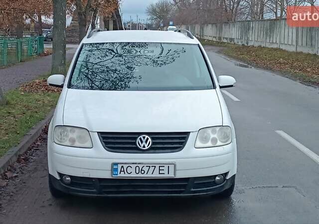 Белый Фольксваген Туран, объемом двигателя 1.9 л и пробегом 376 тыс. км за 4750 $, фото 23 на Automoto.ua