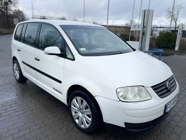 Белый Фольксваген Туран, объемом двигателя 1.9 л и пробегом 500 тыс. км за 2950 $, фото 6 на Automoto.ua