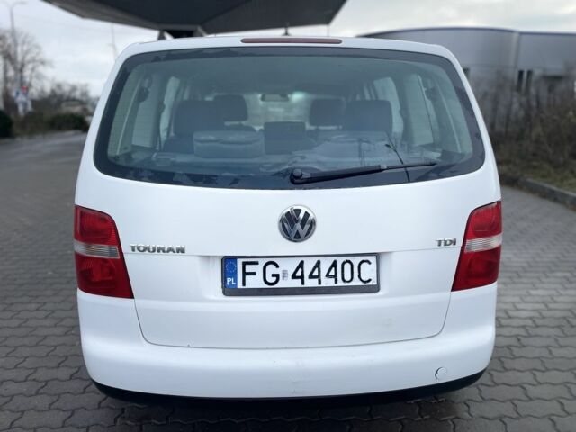 Белый Фольксваген Туран, объемом двигателя 1.9 л и пробегом 500 тыс. км за 2950 $, фото 2 на Automoto.ua