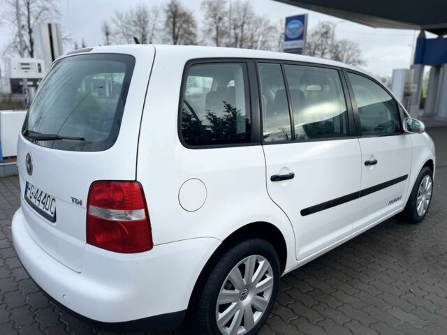 Белый Фольксваген Туран, объемом двигателя 1.9 л и пробегом 500 тыс. км за 2950 $, фото 3 на Automoto.ua