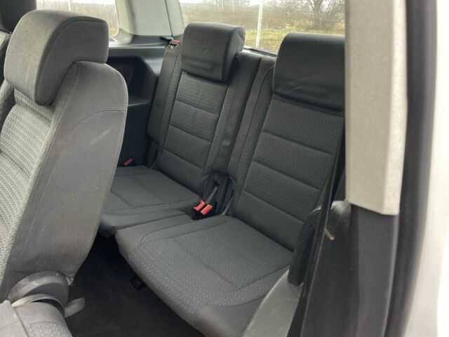 Белый Фольксваген Туран, объемом двигателя 1.9 л и пробегом 500 тыс. км за 2950 $, фото 11 на Automoto.ua