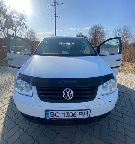 Белый Фольксваген Туран, объемом двигателя 1.9 л и пробегом 300 тыс. км за 4900 $, фото 13 на Automoto.ua