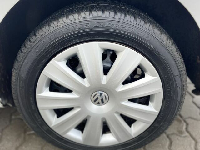 Белый Фольксваген Туран, объемом двигателя 1.9 л и пробегом 500 тыс. км за 2950 $, фото 18 на Automoto.ua