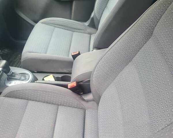 Білий Фольксваген Туран, об'ємом двигуна 1.98 л та пробігом 324 тис. км за 6500 $, фото 3 на Automoto.ua