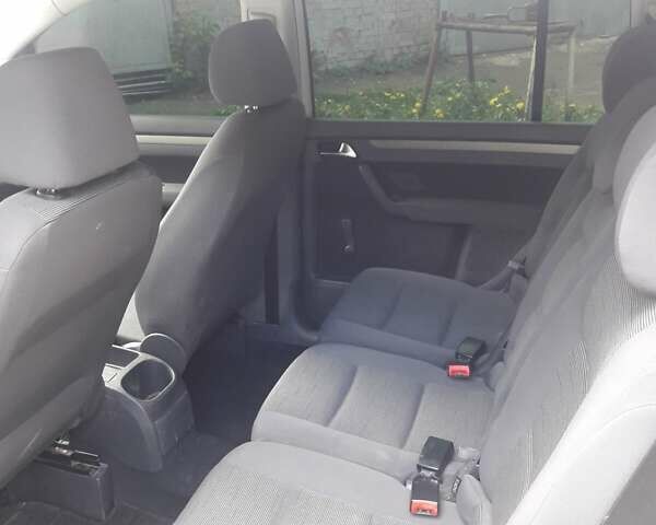 Белый Фольксваген Туран, объемом двигателя 1.98 л и пробегом 175 тыс. км за 6700 $, фото 7 на Automoto.ua