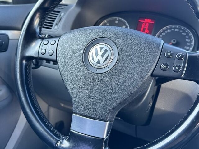 Білий Фольксваген Туран, об'ємом двигуна 1.9 л та пробігом 290 тис. км за 3350 $, фото 11 на Automoto.ua