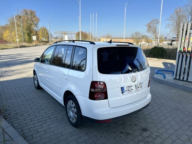 Білий Фольксваген Туран, об'ємом двигуна 1.9 л та пробігом 290 тис. км за 3350 $, фото 3 на Automoto.ua