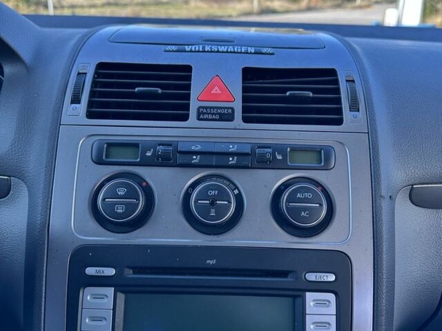 Білий Фольксваген Туран, об'ємом двигуна 1.9 л та пробігом 290 тис. км за 3350 $, фото 10 на Automoto.ua