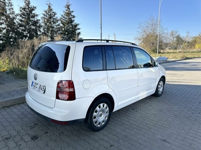 Білий Фольксваген Туран, об'ємом двигуна 1.9 л та пробігом 290 тис. км за 3350 $, фото 4 на Automoto.ua