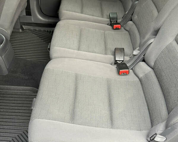 Білий Фольксваген Туран, об'ємом двигуна 1.6 л та пробігом 218 тис. км за 8499 $, фото 29 на Automoto.ua