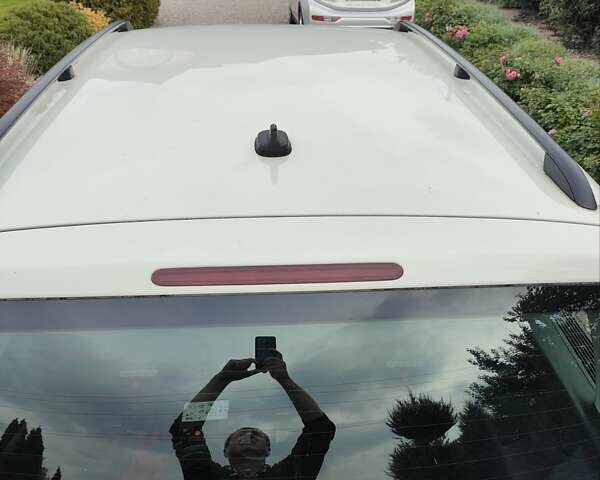 Білий Фольксваген Туран, об'ємом двигуна 2 л та пробігом 99 тис. км за 9800 $, фото 10 на Automoto.ua