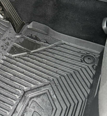 Білий Фольксваген Туран, об'ємом двигуна 1.6 л та пробігом 218 тис. км за 7999 $, фото 13 на Automoto.ua