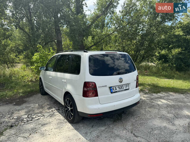 Белый Фольксваген Туран, объемом двигателя 1.4 л и пробегом 246 тыс. км за 5500 $, фото 2 на Automoto.ua