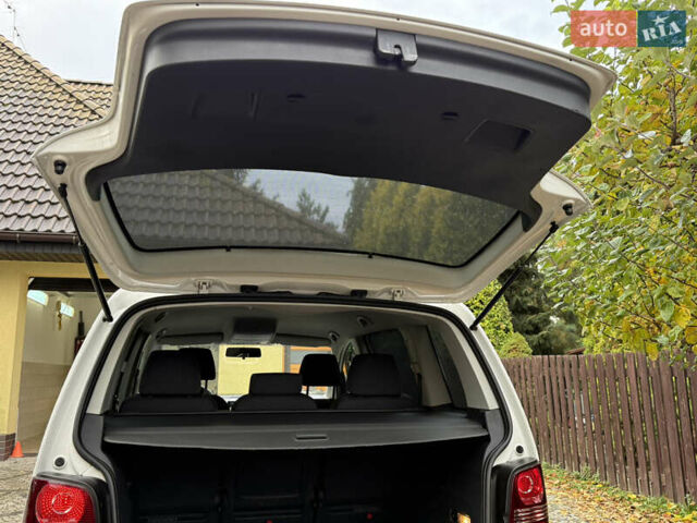 Білий Фольксваген Туран, об'ємом двигуна 1.6 л та пробігом 218 тис. км за 8499 $, фото 27 на Automoto.ua