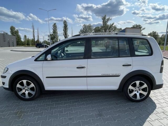 Белый Фольксваген Туран, объемом двигателя 0 л и пробегом 253 тыс. км за 8200 $, фото 4 на Automoto.ua