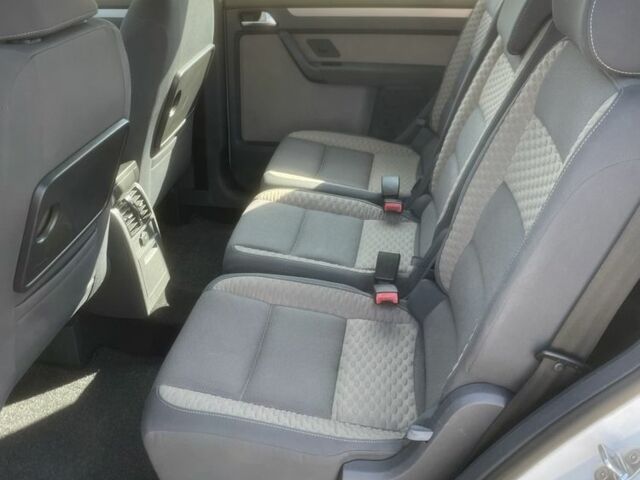 Белый Фольксваген Туран, объемом двигателя 0 л и пробегом 253 тыс. км за 8200 $, фото 7 на Automoto.ua