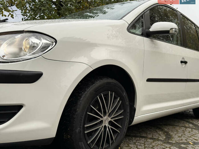 Білий Фольксваген Туран, об'ємом двигуна 1.6 л та пробігом 218 тис. км за 8499 $, фото 35 на Automoto.ua