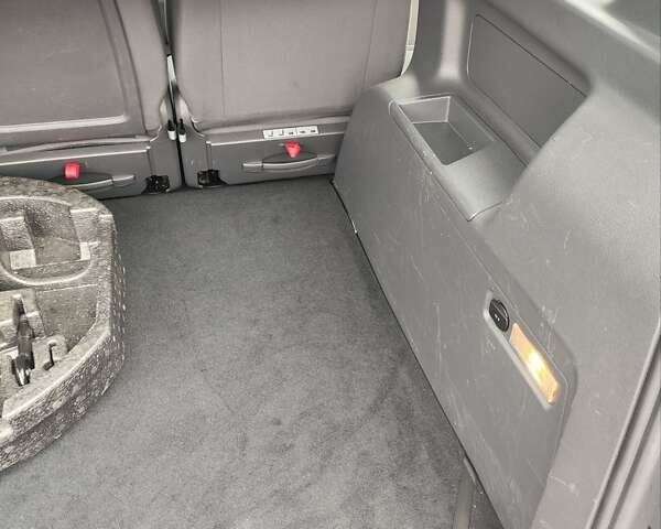 Білий Фольксваген Туран, об'ємом двигуна 2 л та пробігом 99 тис. км за 9800 $, фото 38 на Automoto.ua