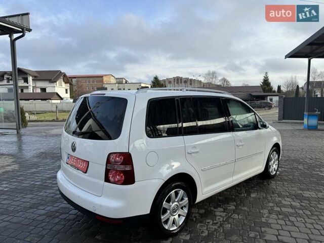 Белый Фольксваген Туран, объемом двигателя 1.4 л и пробегом 210 тыс. км за 6750 $, фото 3 на Automoto.ua