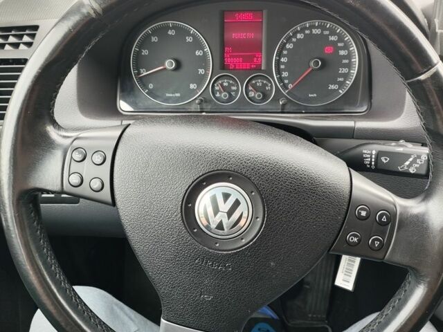 Білий Фольксваген Туран, об'ємом двигуна 2 л та пробігом 100 тис. км за 9800 $, фото 5 на Automoto.ua