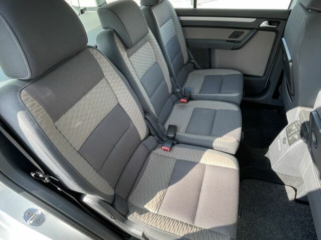 Белый Фольксваген Туран, объемом двигателя 0 л и пробегом 253 тыс. км за 8200 $, фото 9 на Automoto.ua