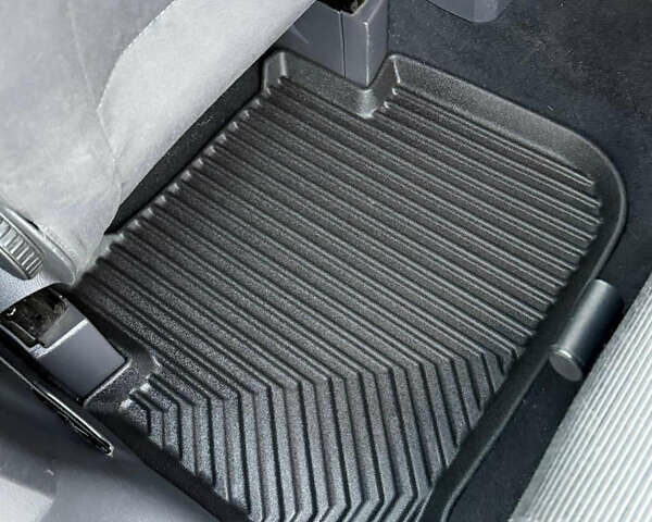 Білий Фольксваген Туран, об'ємом двигуна 1.6 л та пробігом 218 тис. км за 7999 $, фото 87 на Automoto.ua