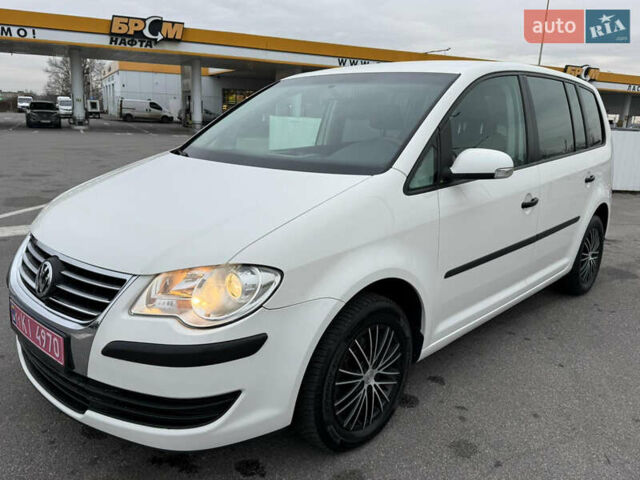 Білий Фольксваген Туран, об'ємом двигуна 1.6 л та пробігом 218 тис. км за 7999 $, фото 26 на Automoto.ua