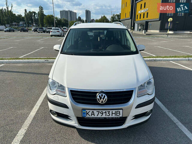 Білий Фольксваген Туран, об'ємом двигуна 1.97 л та пробігом 206 тис. км за 7400 $, фото 6 на Automoto.ua