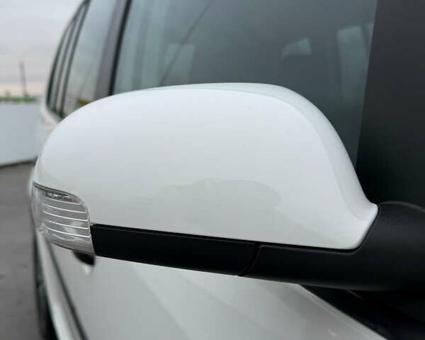 Білий Фольксваген Туран, об'ємом двигуна 1.6 л та пробігом 218 тис. км за 7999 $, фото 21 на Automoto.ua