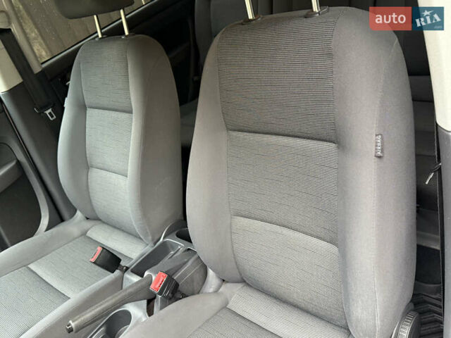 Білий Фольксваген Туран, об'ємом двигуна 1.6 л та пробігом 218 тис. км за 8499 $, фото 22 на Automoto.ua