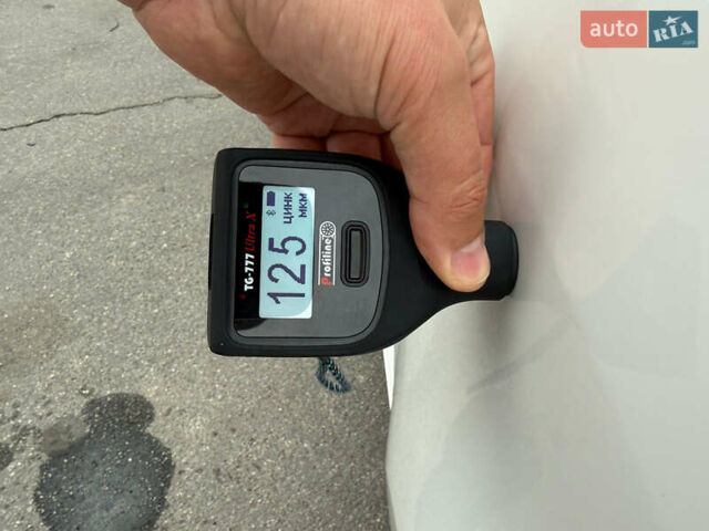 Белый Фольксваген Туран, объемом двигателя 1.6 л и пробегом 219 тыс. км за 7999 $, фото 85 на Automoto.ua