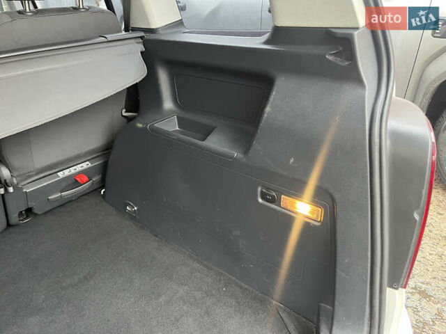 Белый Фольксваген Туран, объемом двигателя 1.39 л и пробегом 240 тыс. км за 7200 $, фото 22 на Automoto.ua