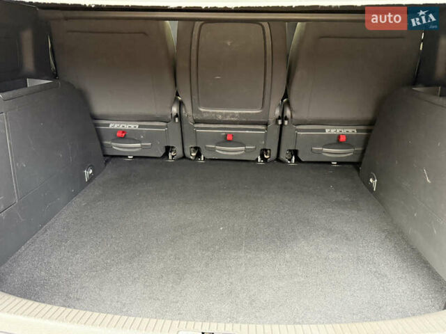 Білий Фольксваген Туран, об'ємом двигуна 1.6 л та пробігом 218 тис. км за 8499 $, фото 32 на Automoto.ua