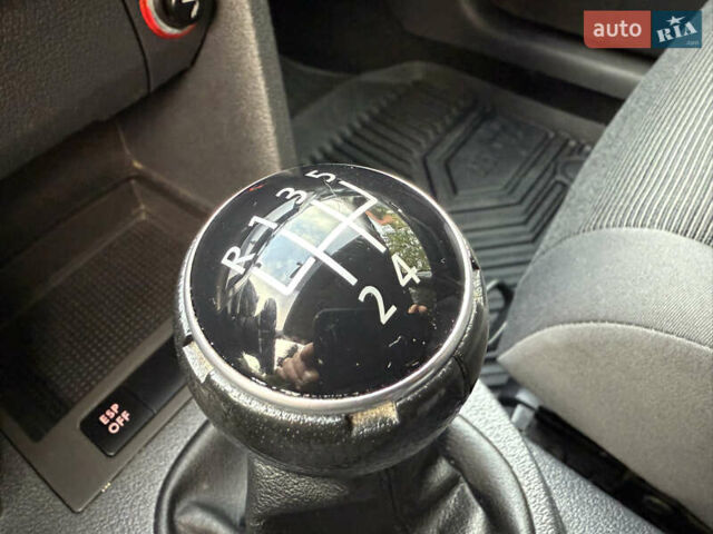 Білий Фольксваген Туран, об'ємом двигуна 1.6 л та пробігом 218 тис. км за 8499 $, фото 14 на Automoto.ua