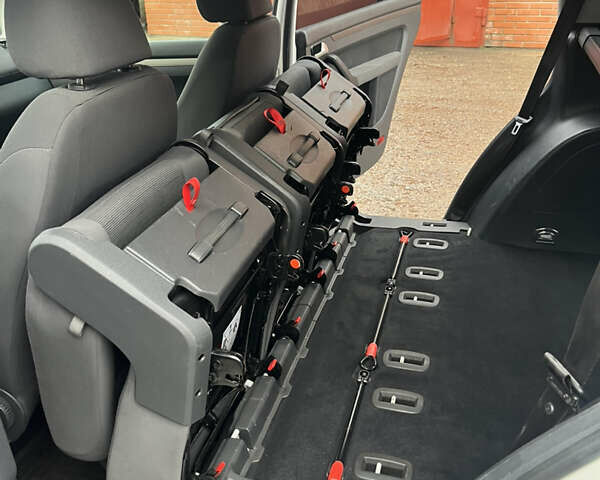 Белый Фольксваген Туран, объемом двигателя 1.39 л и пробегом 240 тыс. км за 6999 $, фото 59 на Automoto.ua