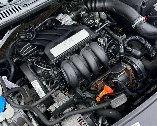 Білий Фольксваген Туран, об'ємом двигуна 1.6 л та пробігом 218 тис. км за 7999 $, фото 24 на Automoto.ua